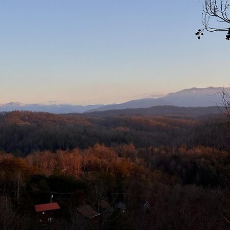 Smoky Paws - Exceptional Cabin, Stunning Mountain Views, Hot Tub, Tranquil, Gigabit Internet, Free L2 Ev Pigeon Forge Eksteriør bilde