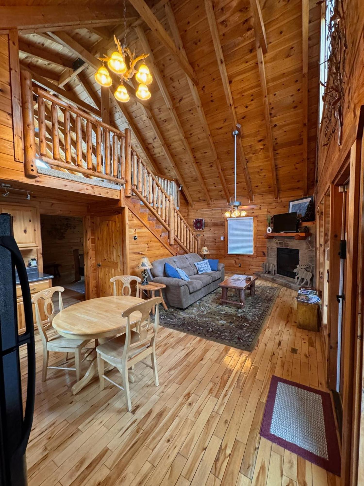 Smoky Paws - Exceptional Cabin, Stunning Mountain Views, Hot Tub, Tranquil, Gigabit Internet, Free L2 Ev Pigeon Forge Eksteriør bilde