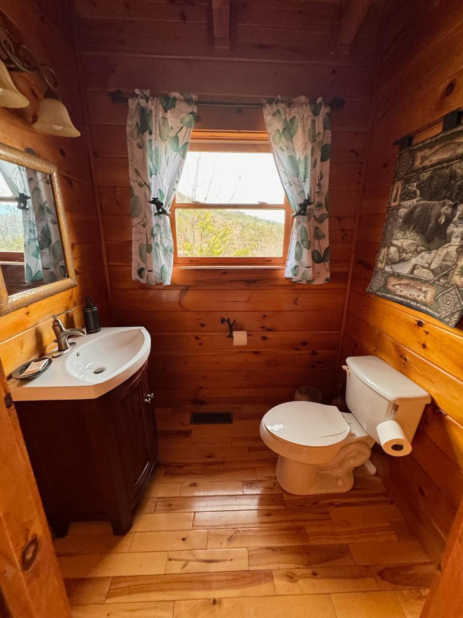 Smoky Paws - Exceptional Cabin, Stunning Mountain Views, Hot Tub, Tranquil, Gigabit Internet, Free L2 Ev Pigeon Forge Eksteriør bilde