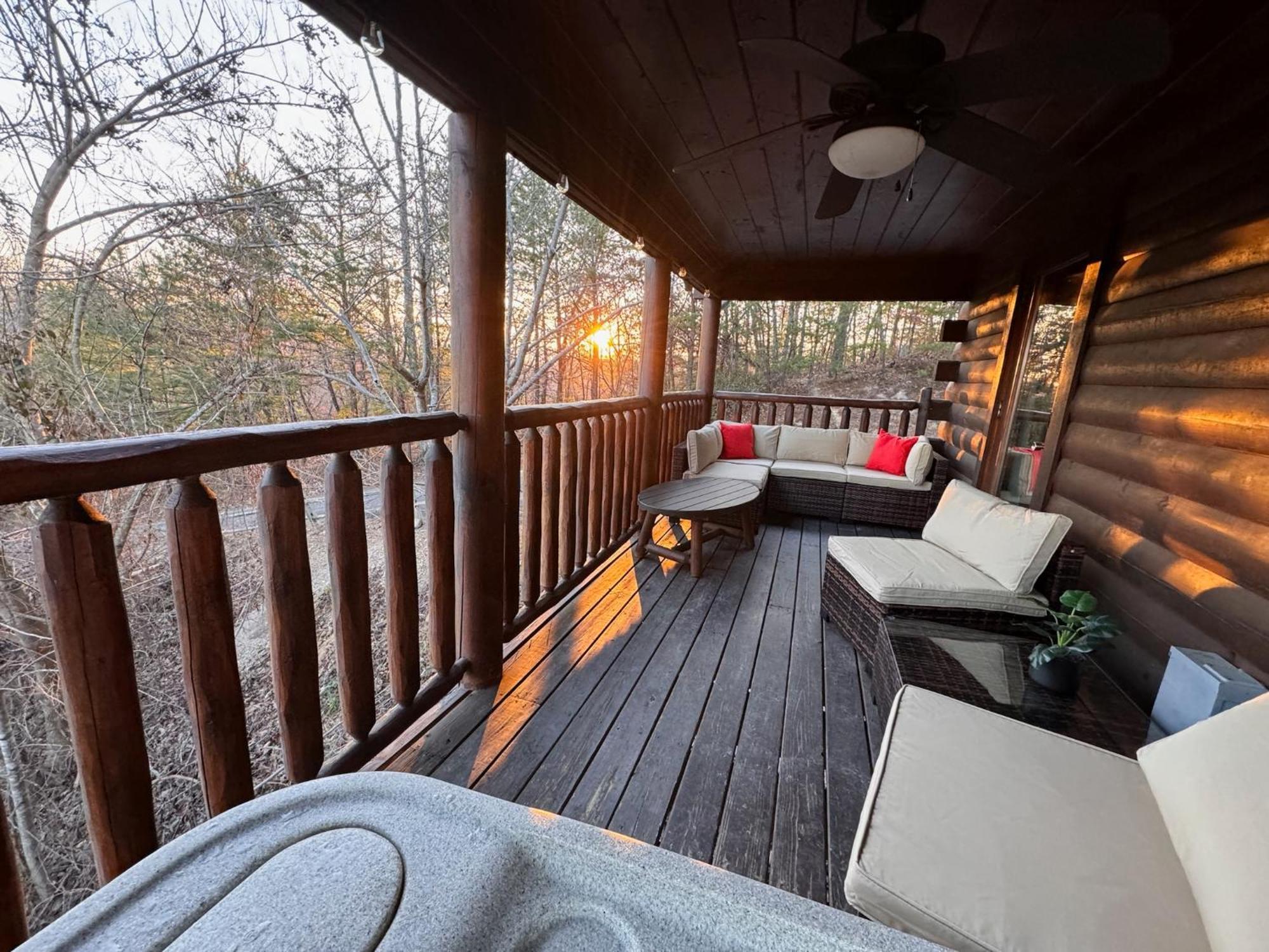 Smoky Paws - Exceptional Cabin, Stunning Mountain Views, Hot Tub, Tranquil, Gigabit Internet, Free L2 Ev Pigeon Forge Eksteriør bilde