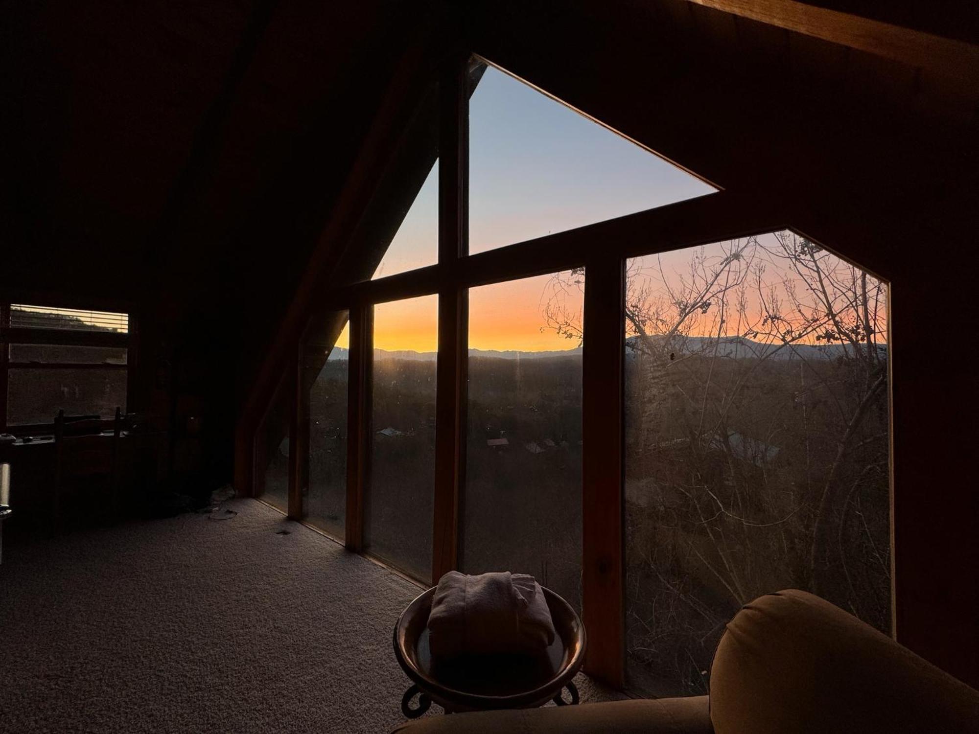 Smoky Paws - Exceptional Cabin, Stunning Mountain Views, Hot Tub, Tranquil, Gigabit Internet, Free L2 Ev Pigeon Forge Eksteriør bilde
