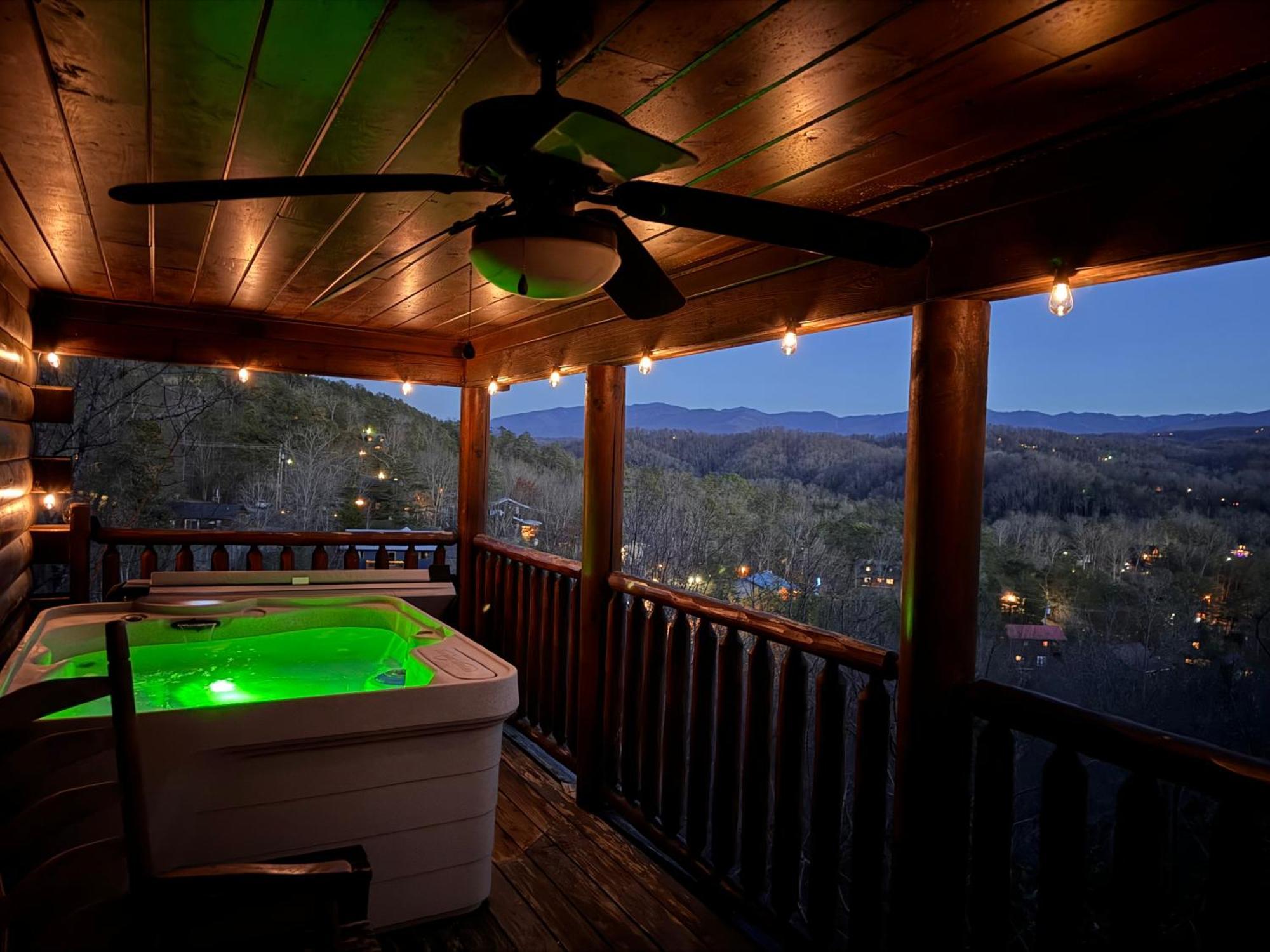 Smoky Paws - Exceptional Cabin, Stunning Mountain Views, Hot Tub, Tranquil, Gigabit Internet, Free L2 Ev Pigeon Forge Eksteriør bilde