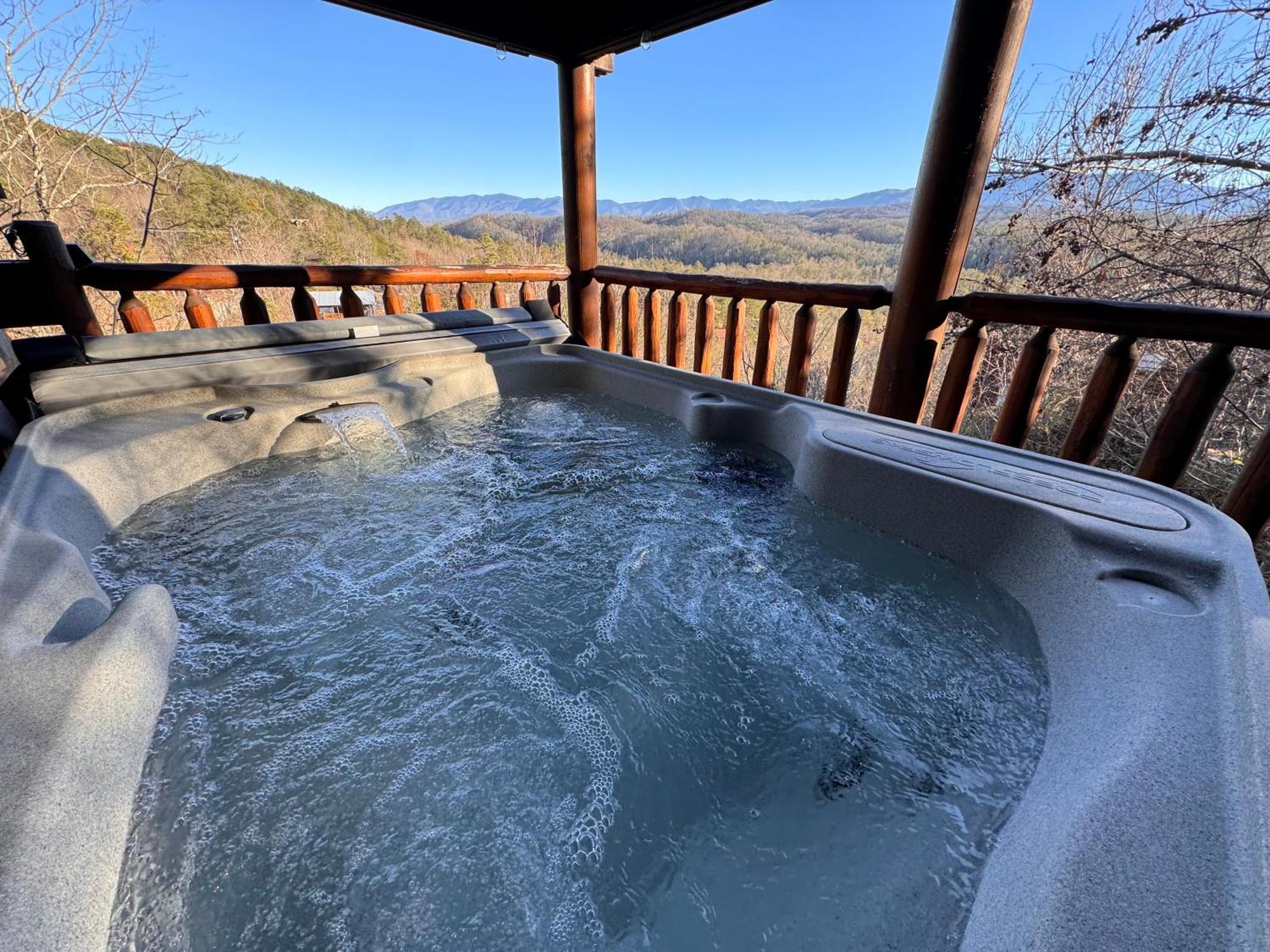 Smoky Paws - Exceptional Cabin, Stunning Mountain Views, Hot Tub, Tranquil, Gigabit Internet, Free L2 Ev Pigeon Forge Eksteriør bilde